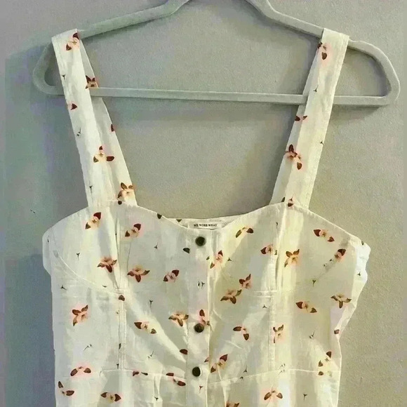 NWOT WE WORE WHAT HARPER FLORAL DRESS - Picture 4 of 6